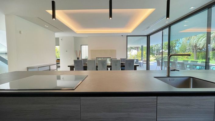 Image No.28-5 Bed Property for sale