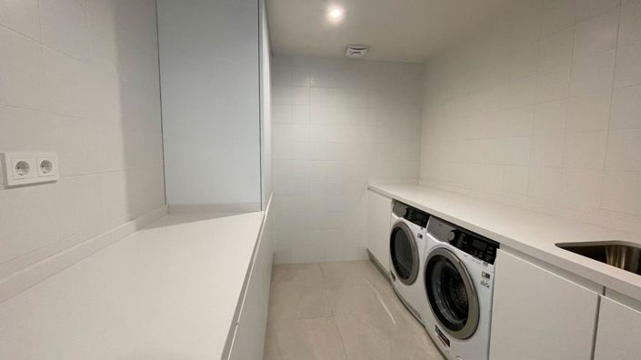 Image No.31-5 Bed Property for sale