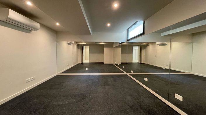 Image No.34-5 Bed Property for sale