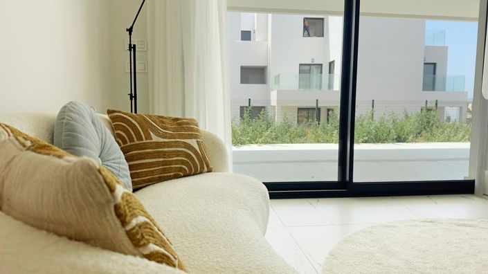 Image No.12-2 Bed Property for sale