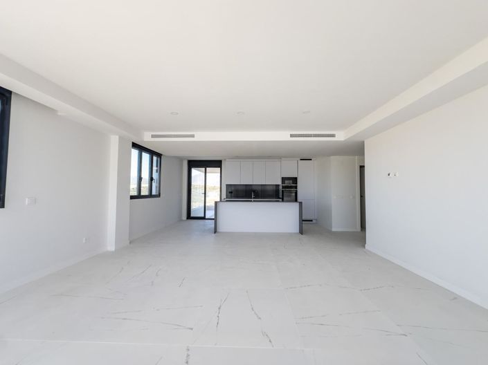 Image No.10-2 Bed Property for sale