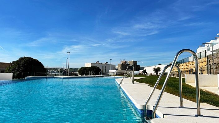 Image No.20-2 Bed Property for sale