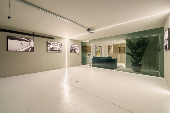 Image No.11-4 Bed Property for sale