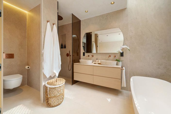 Image No.22-4 Bed Property for sale