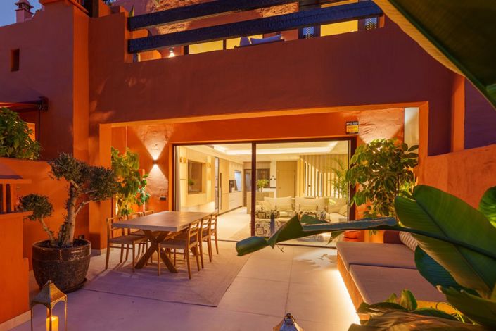 Image No.54-4 Bed Property for sale