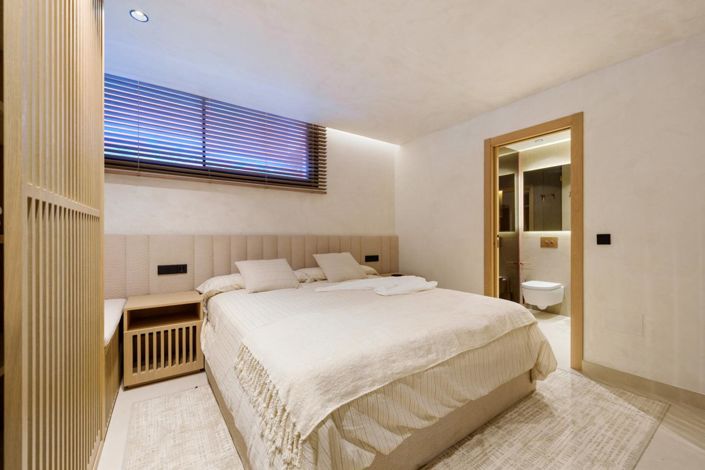 Image No.7-4 Bed Property for sale