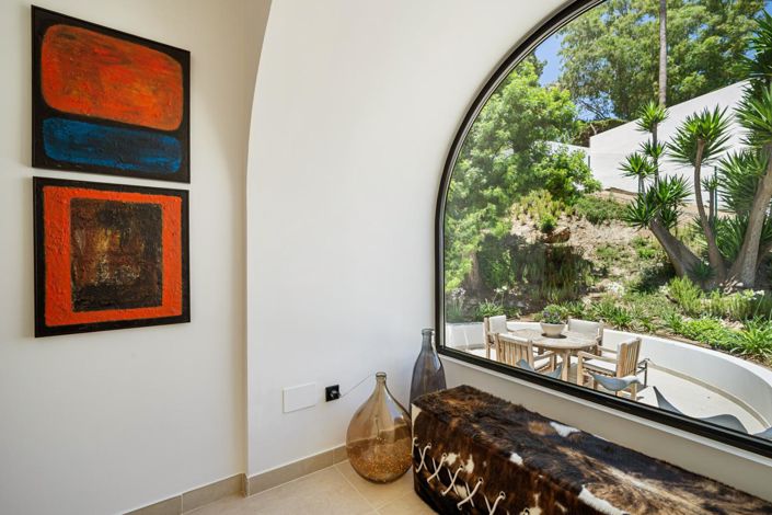 Image No.20-5 Bed Property for sale