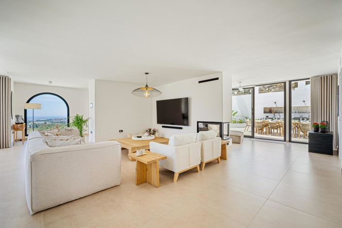 Image No.23-5 Bed Property for sale