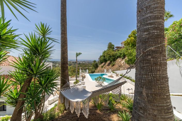 Image No.27-5 Bed Property for sale