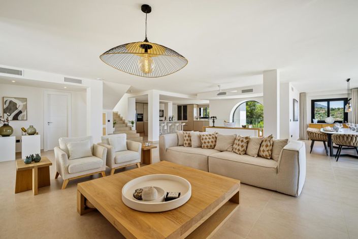 Image No.3-5 Bed Property for sale