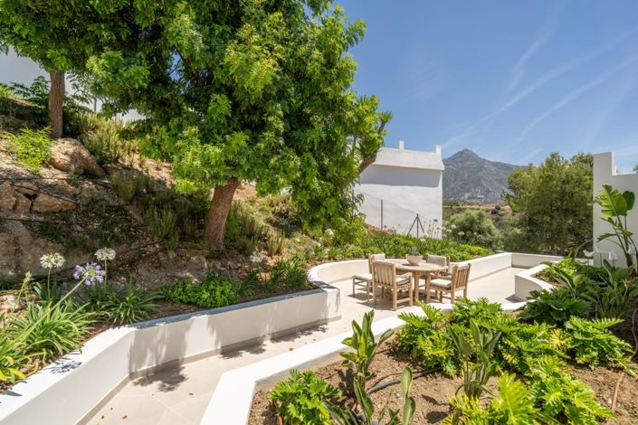 Image No.43-5 Bed Property for sale