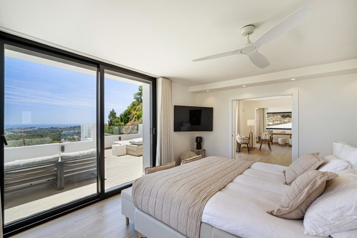 Image No.8-5 Bed Property for sale