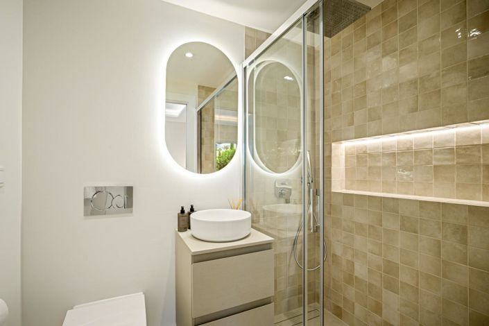 Image No.15-4 Bed Property for sale