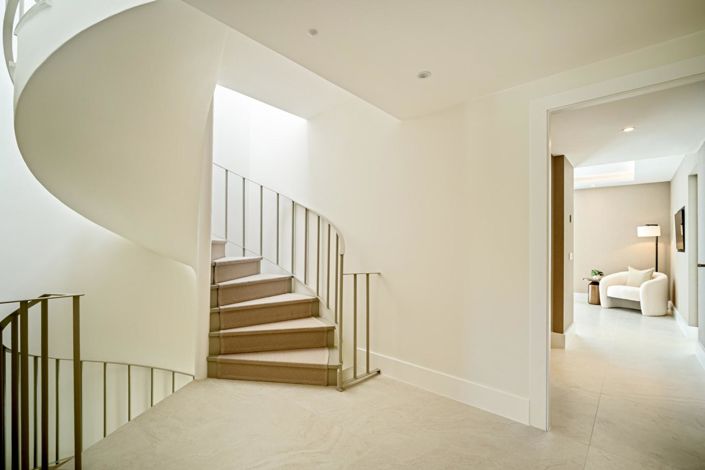 Image No.16-4 Bed Property for sale