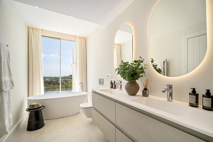 Image No.22-4 Bed Property for sale