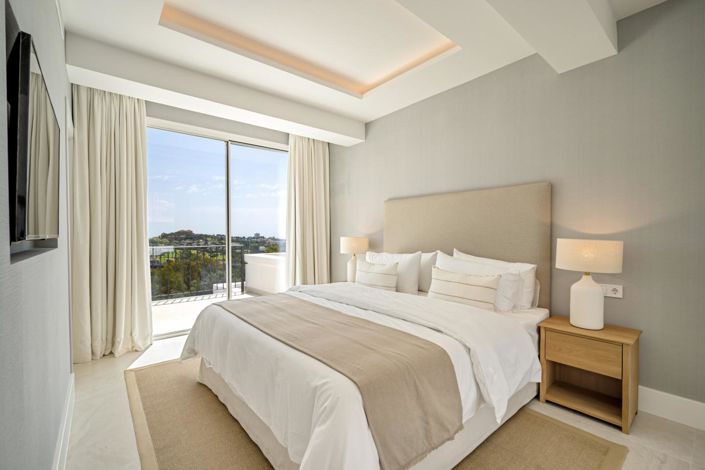 Image No.25-4 Bed Property for sale