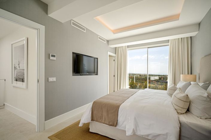 Image No.26-4 Bed Property for sale