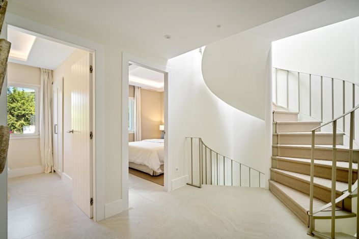 Image No.7-4 Bed Property for sale