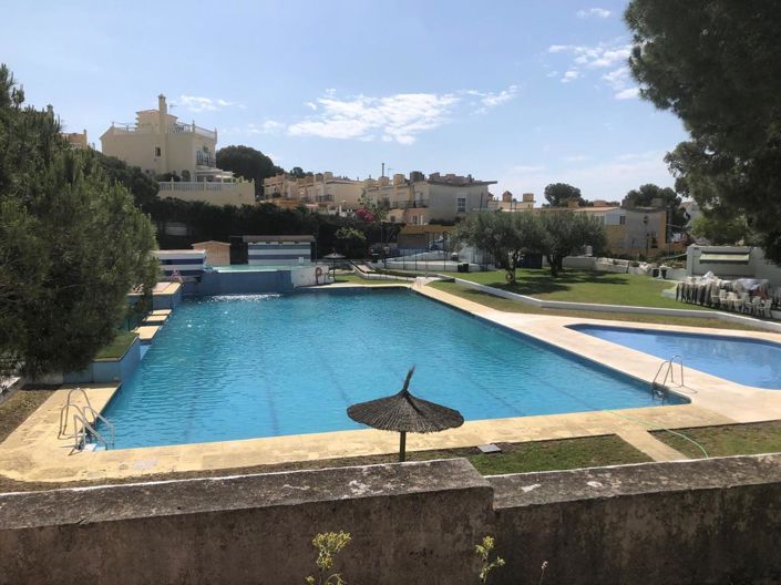 Image No.18-2 Bed Property for sale