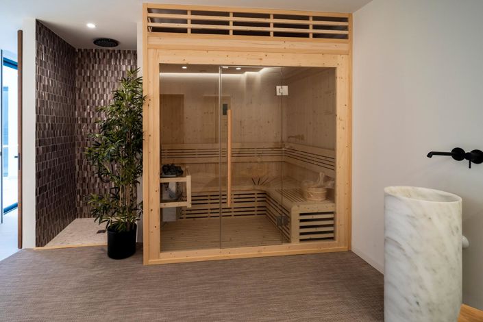 Image No.34-6 Bed Property for sale