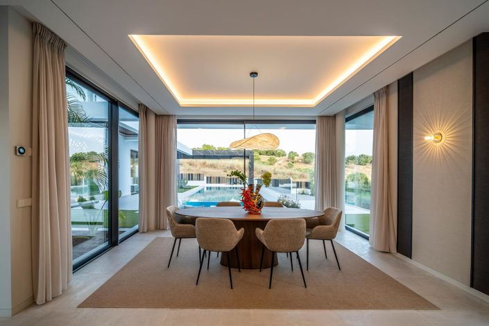 Image No.41-6 Bed Property for sale