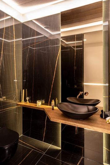 Image No.44-6 Bed Property for sale