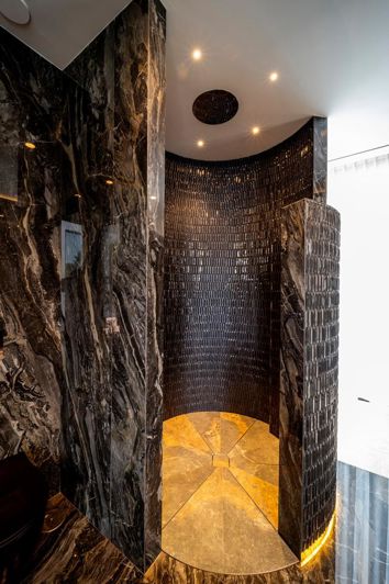 Image No.58-6 Bed Property for sale