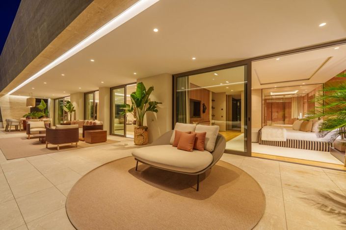 Image No.40-4 Bed Property for sale