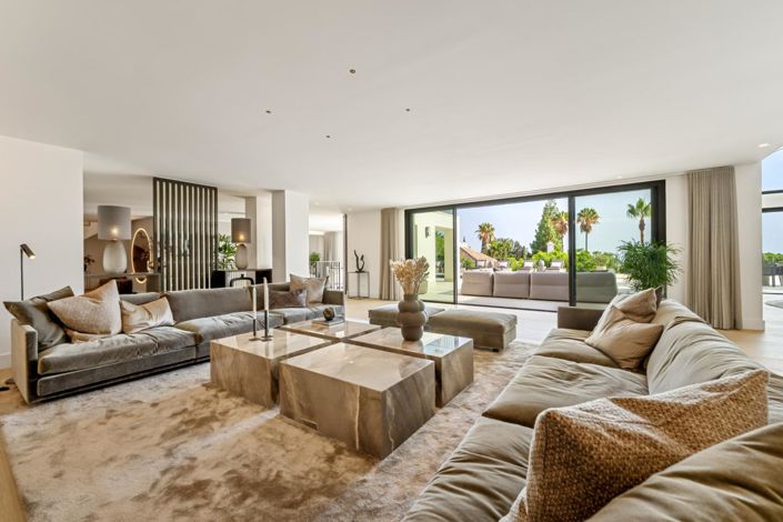 Image No.22-5 Bed Property for sale