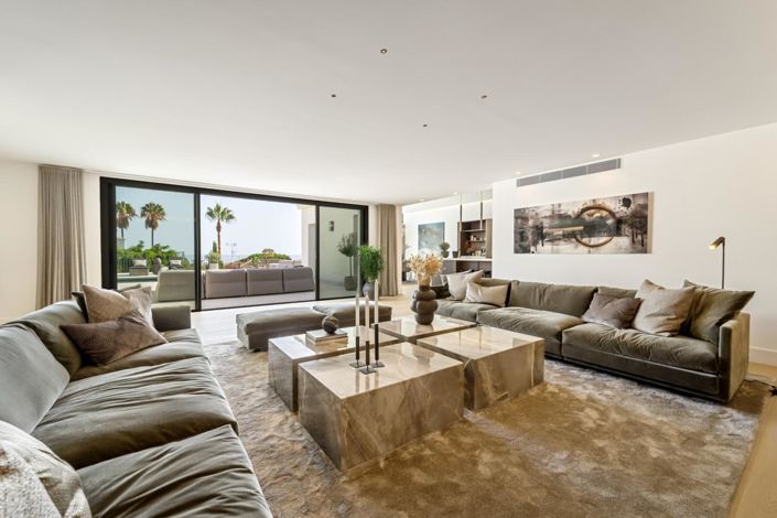 Image No.23-5 Bed Property for sale