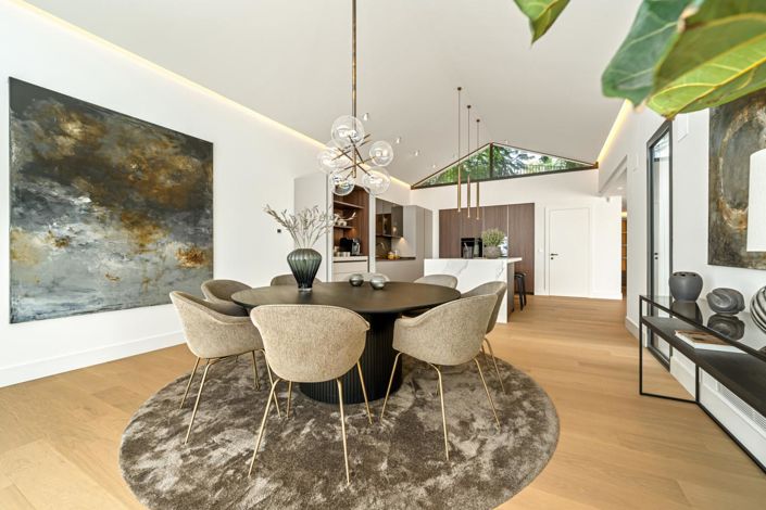 Image No.26-5 Bed Property for sale