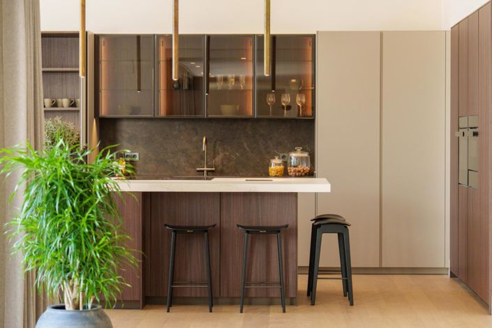 Image No.28-5 Bed Property for sale