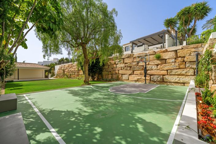 Image No.41-5 Bed Property for sale