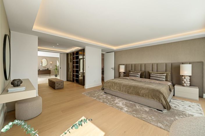 Image No.5-5 Bed Property for sale