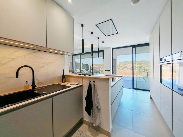 Image No.14-5 Bed Property for sale