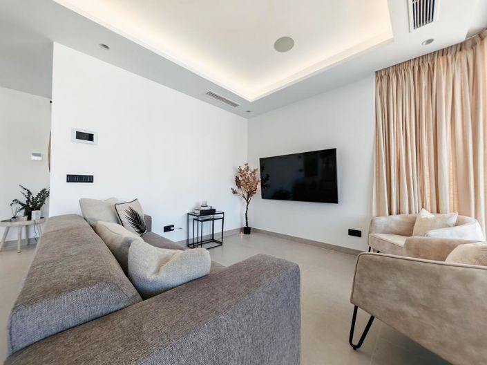 Image No.21-5 Bed Property for sale