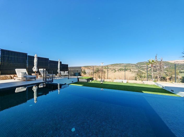 Image No.23-5 Bed Property for sale