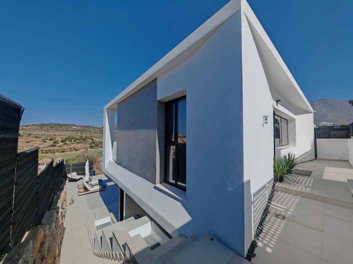 Image No.36-5 Bed Property for sale