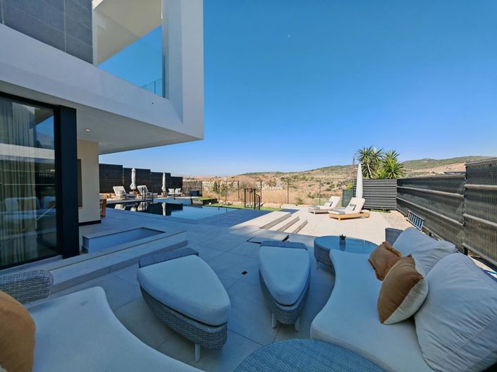 Image No.7-5 Bed Property for sale