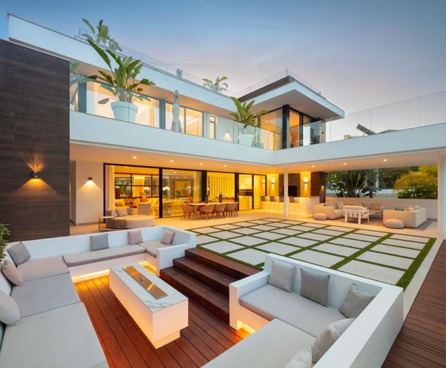 Image No.1-5 Bed Property for sale