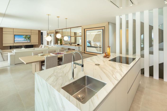 Image No.10-5 Bed Property for sale