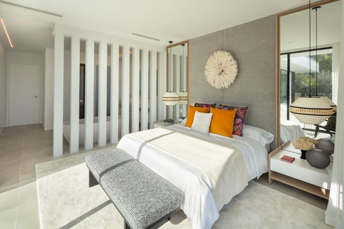 Image No.13-5 Bed Property for sale