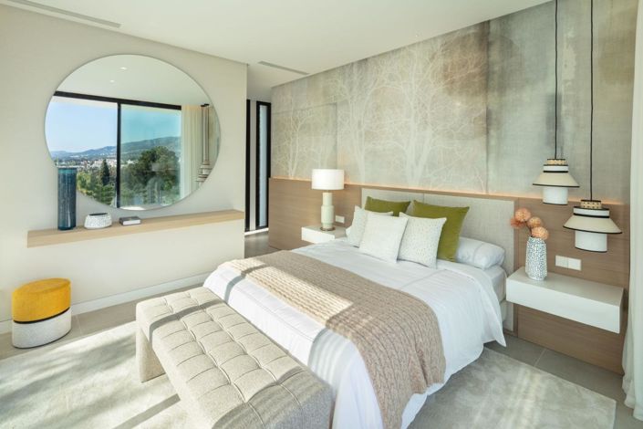 Image No.14-5 Bed Property for sale