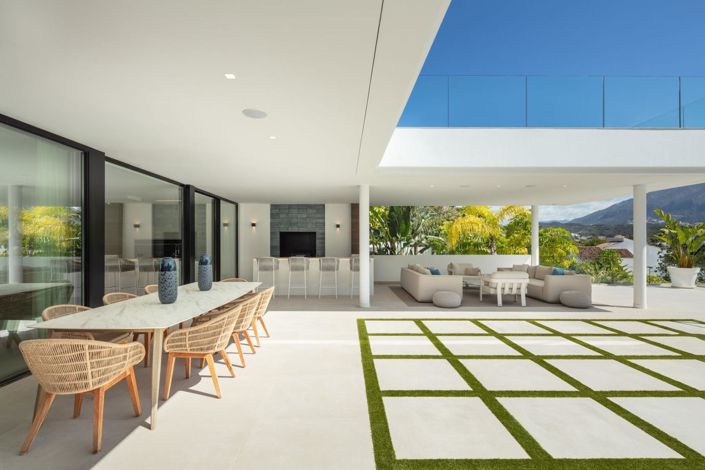 Image No.21-5 Bed Property for sale