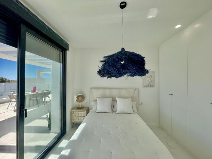 Image No.8-3 Bed Property for sale