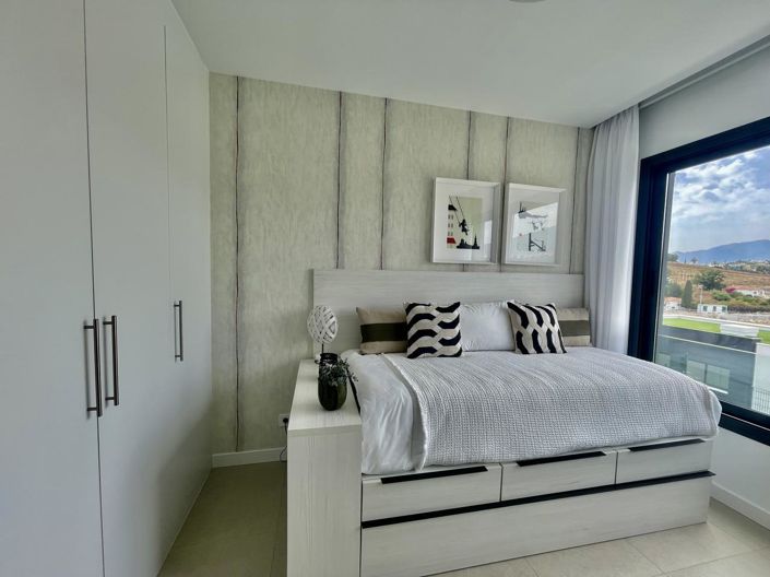 Image No.14-3 Bed Property for sale