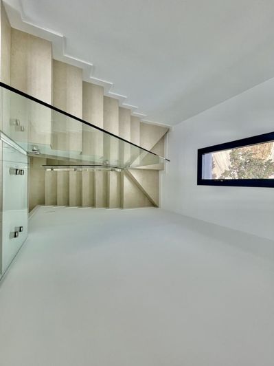 Image No.20-3 Bed Property for sale