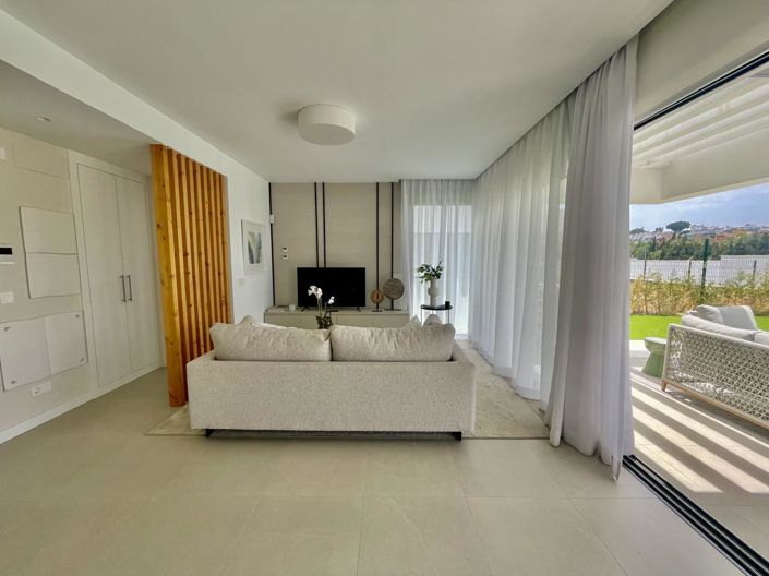 Image No.22-3 Bed Property for sale