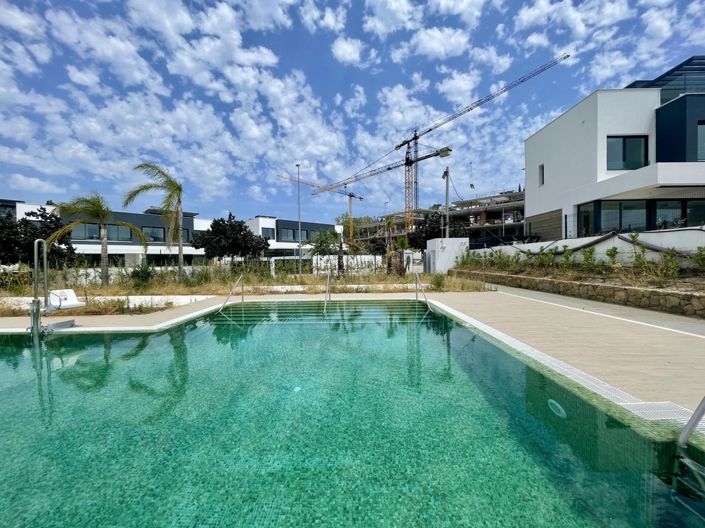 Image No.23-3 Bed Property for sale