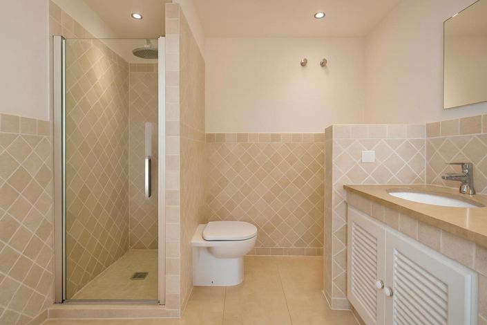 Image No.11-4 Bed Property for sale